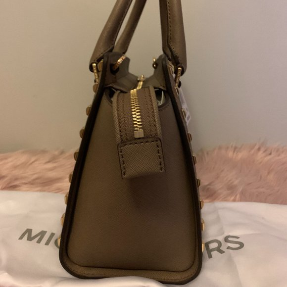 NWT! MICHAEL KORS MK SELMA STUDDED MEDIUM SATCHEL SHOULDER BAG W DUST BAG TAUPE - Picture 6 of 13